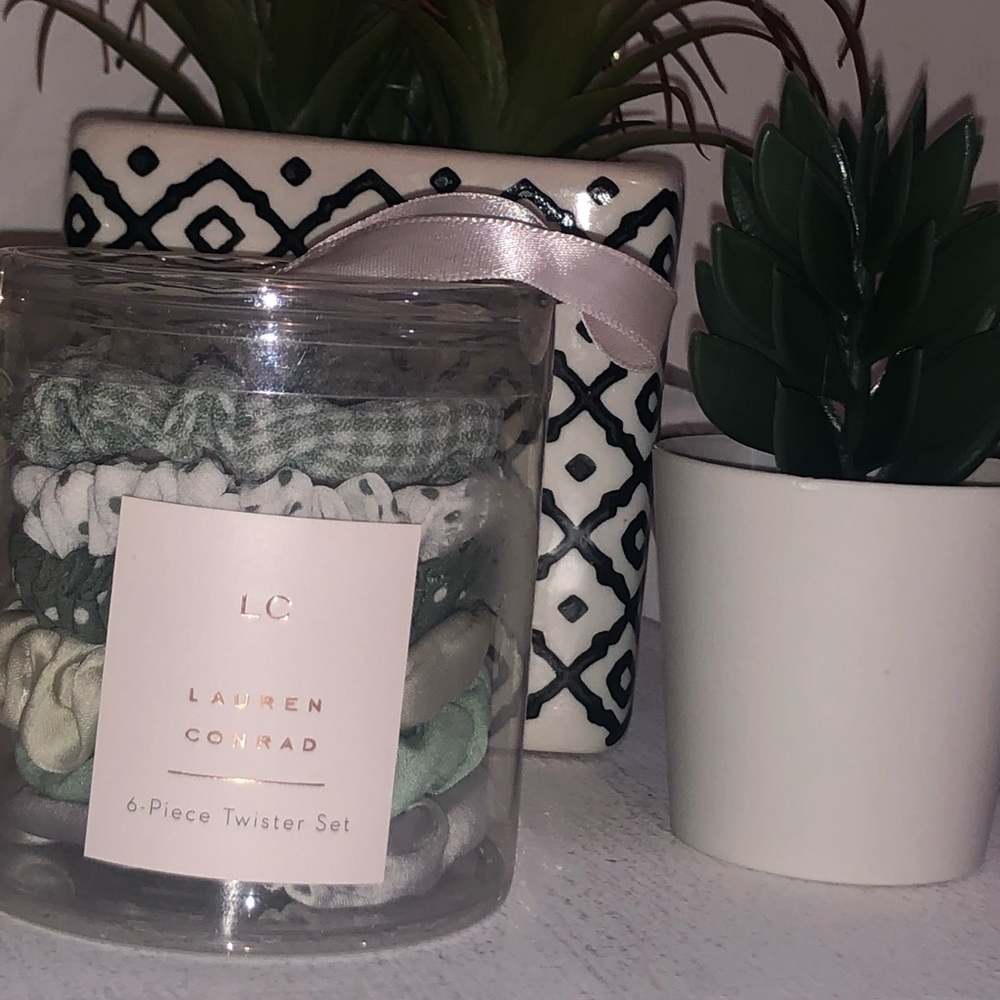 6 pack Lauren Conrad Skinny Green Scrunchies